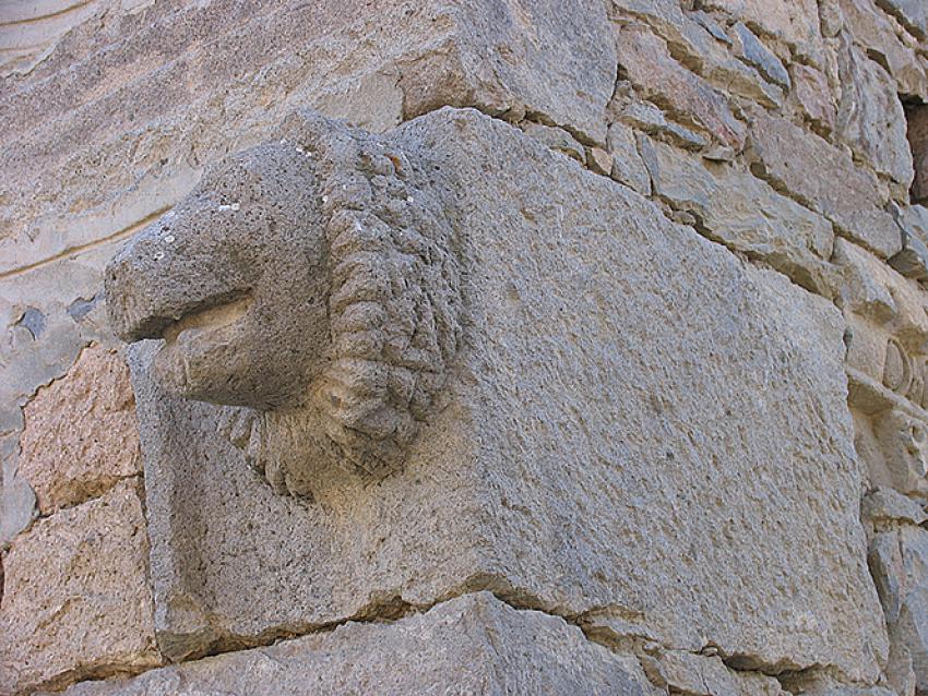 Bostandere mahallesinde  Tarihi Roma  eserleri her yerde