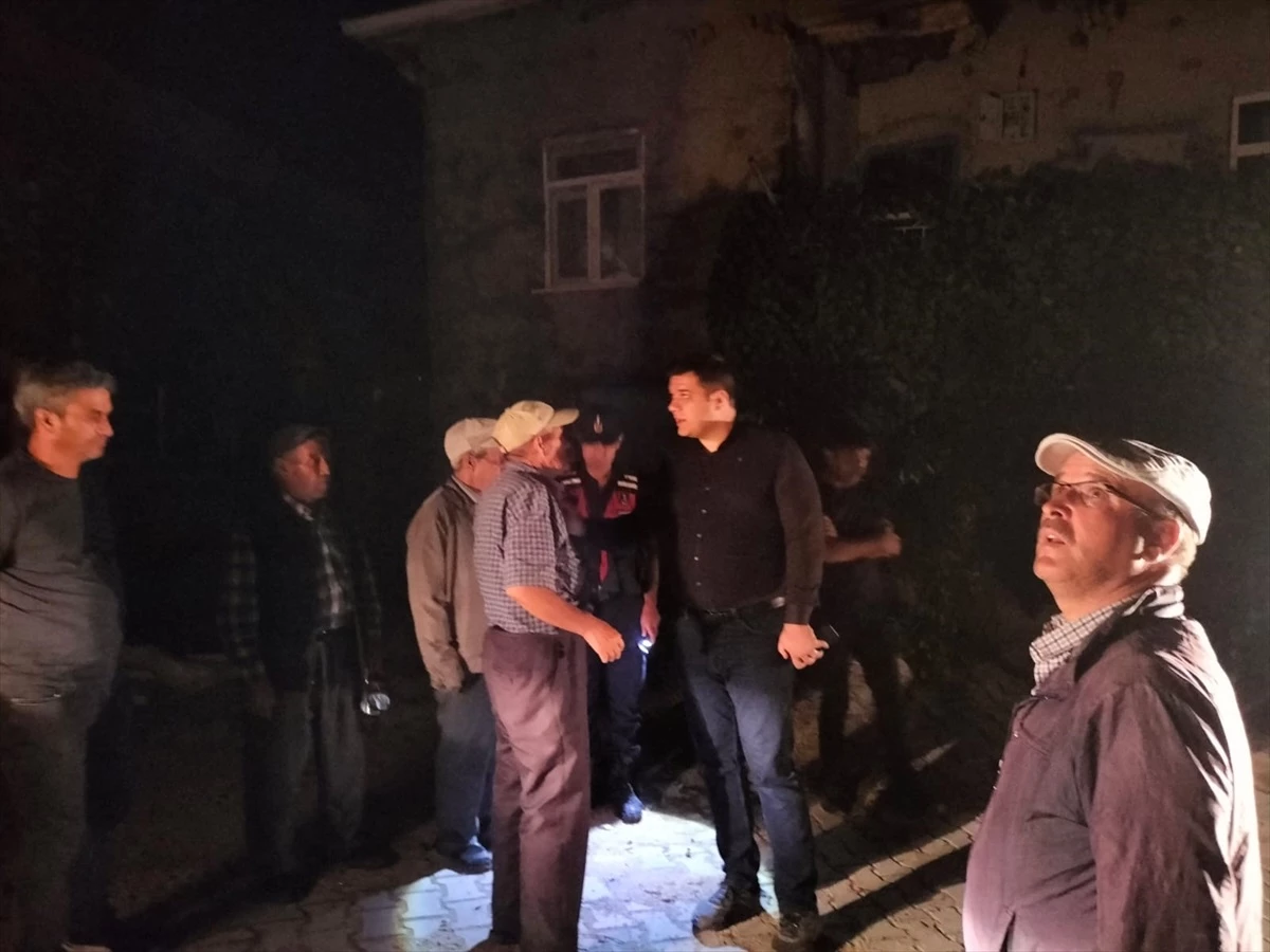 Bozkır'da  Etkili olan  Rüzgar  Evlere Zarar verdi