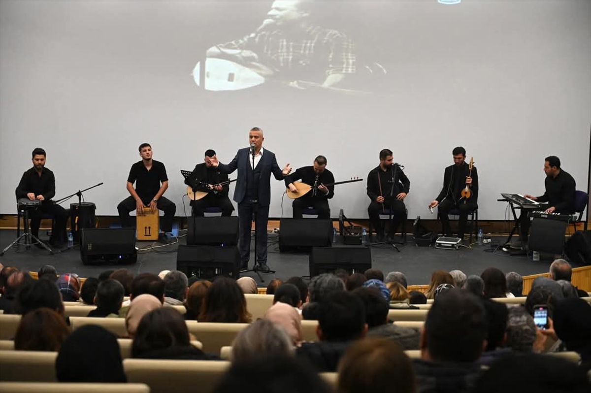  Bozkırın tezenesi Neşet Ertaş türkülerle Seydişehirde anıldı