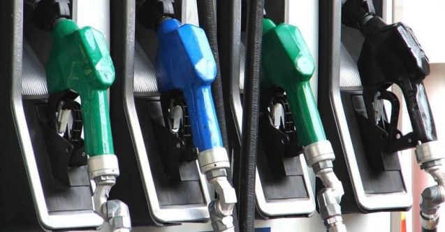 Bu gece yarısından itibaren benzine 61 kuruş, motorine ise 77 kuruş indirim gelmesi bekleniyor