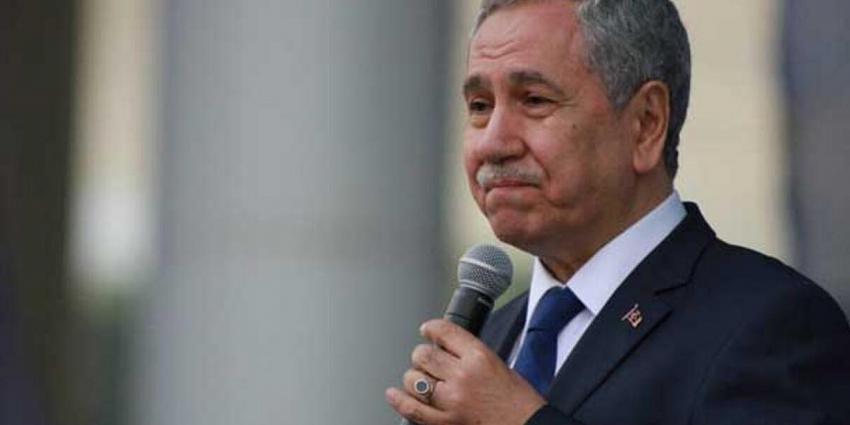 Bülent Arınç YİK üyeliğinden istifa etti