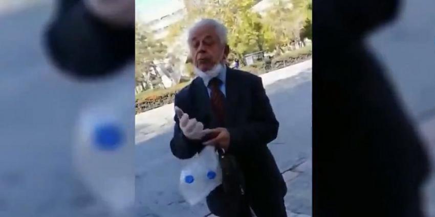 Burası  Konya; Çarşaflı Kadına  Sözlü taciz  yapan  bunak..