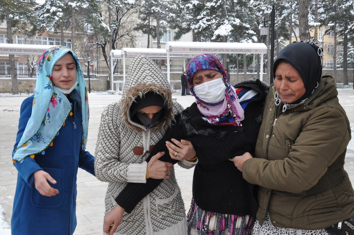 Burdur'da evde ölü bulunan minik Ayşenur'un cenazesi Konya'da toprağa verildi