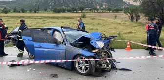 Burdur'da otomobiller kafa kafaya çarpıştı: 5 kişi öldü, 2'si ağır 5 yaralı