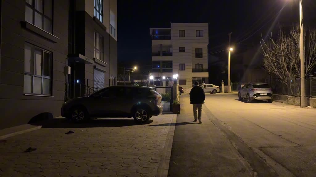 Bursa'da deprem korkusuyla ikinci kattan atlayan kişi hayatını kaybetti