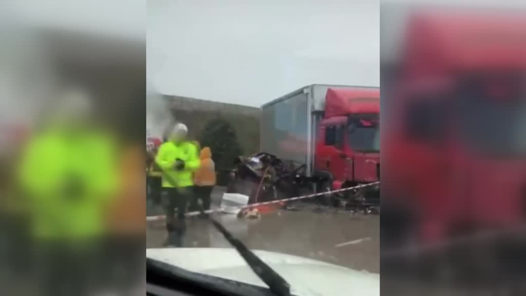 Bursa'da kamyona çarpan otomobildeki 5 kişi öldü