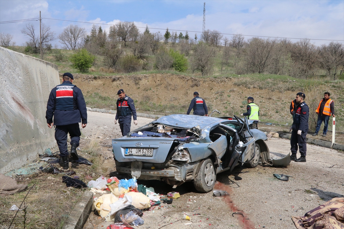 Çankırı'da devrilen otomobildeki 3 kişi öldü, 2 kişi yaralandı
