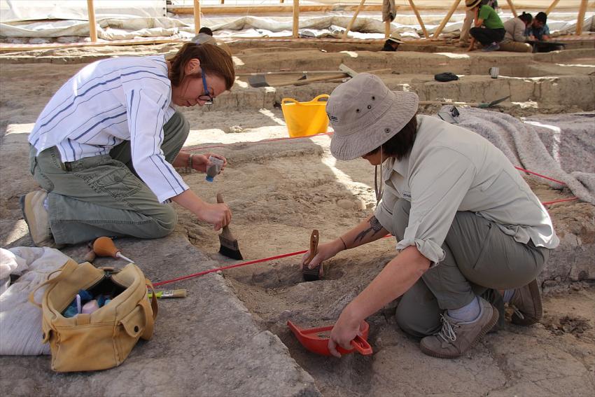 Çatalhöyük 9 bin yıl öncesine ait yeni izler sunmaya devam ediyor