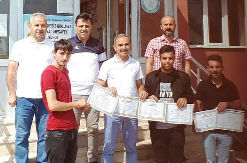 ÇIRAKLIK  EĞİTİM MERKEZİ İLK LİSE DİPLOMALARINI VERDİ.