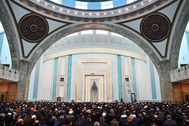 Cuma Hutbesi: "Zaferlerimizin Ardındaki Ruh ve Mana"