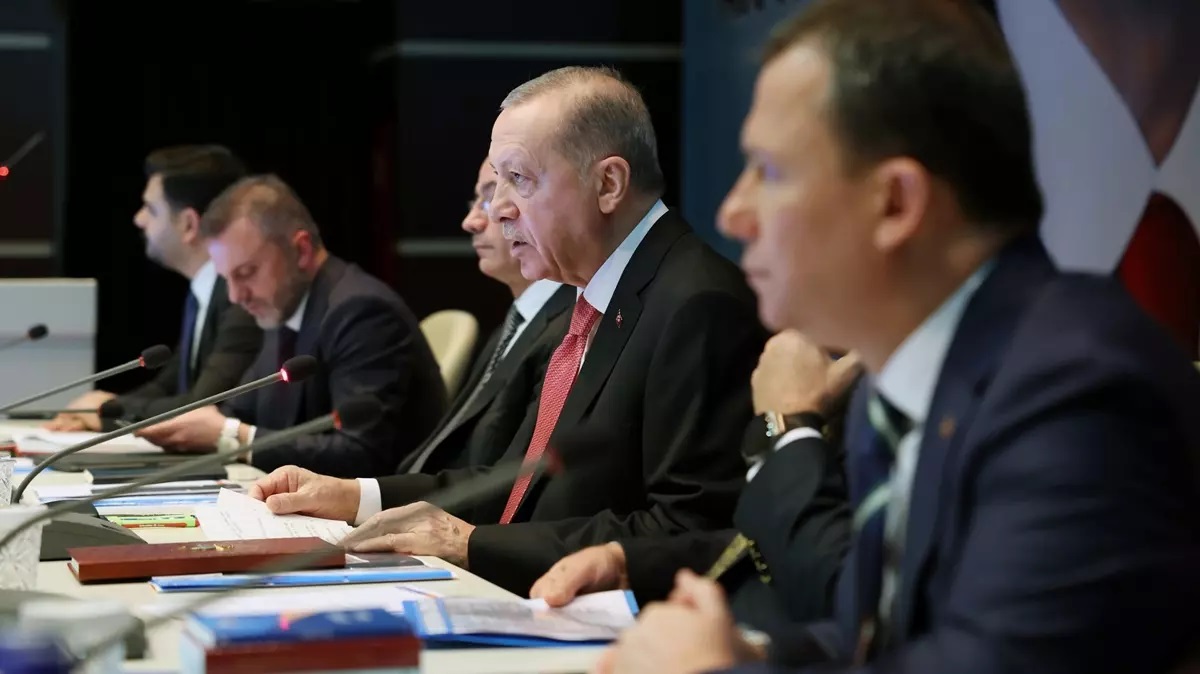 Cumhurbaşkanı Erdoğan adaylıklar için 3'er isim istedi