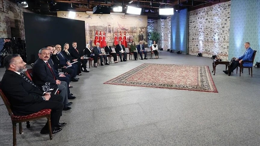 Cumhurbaşkanı Recep Tayyip Erdoğan, 14 Mayıs seçimlerine iki gün kala televizyon kanallarının ortak canlı yayınında soruları yanıtladı.
