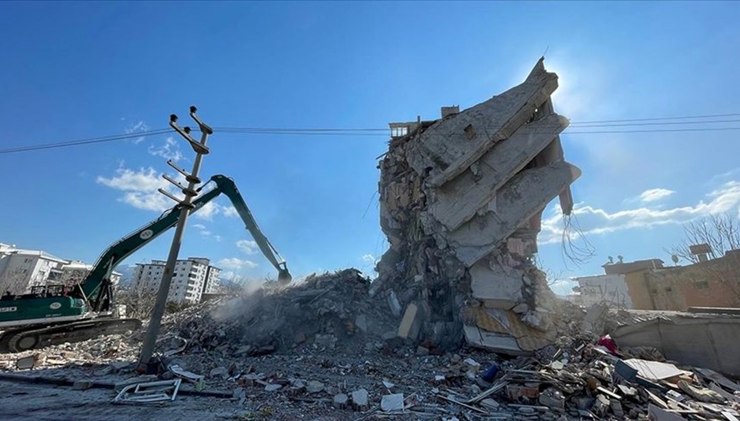 Deprem sonrası hasar tespit çalışması: 33 bin bina ağır hasarlı