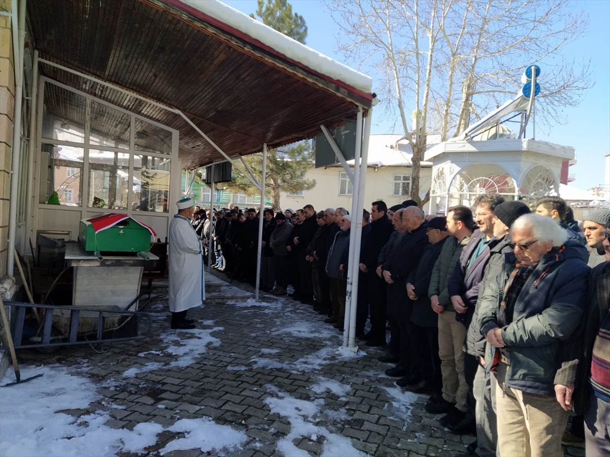 Depremde yaşamını yitiren fizyoterapist Fatih Selçuk memleketi Seydişehir’de defnedildi