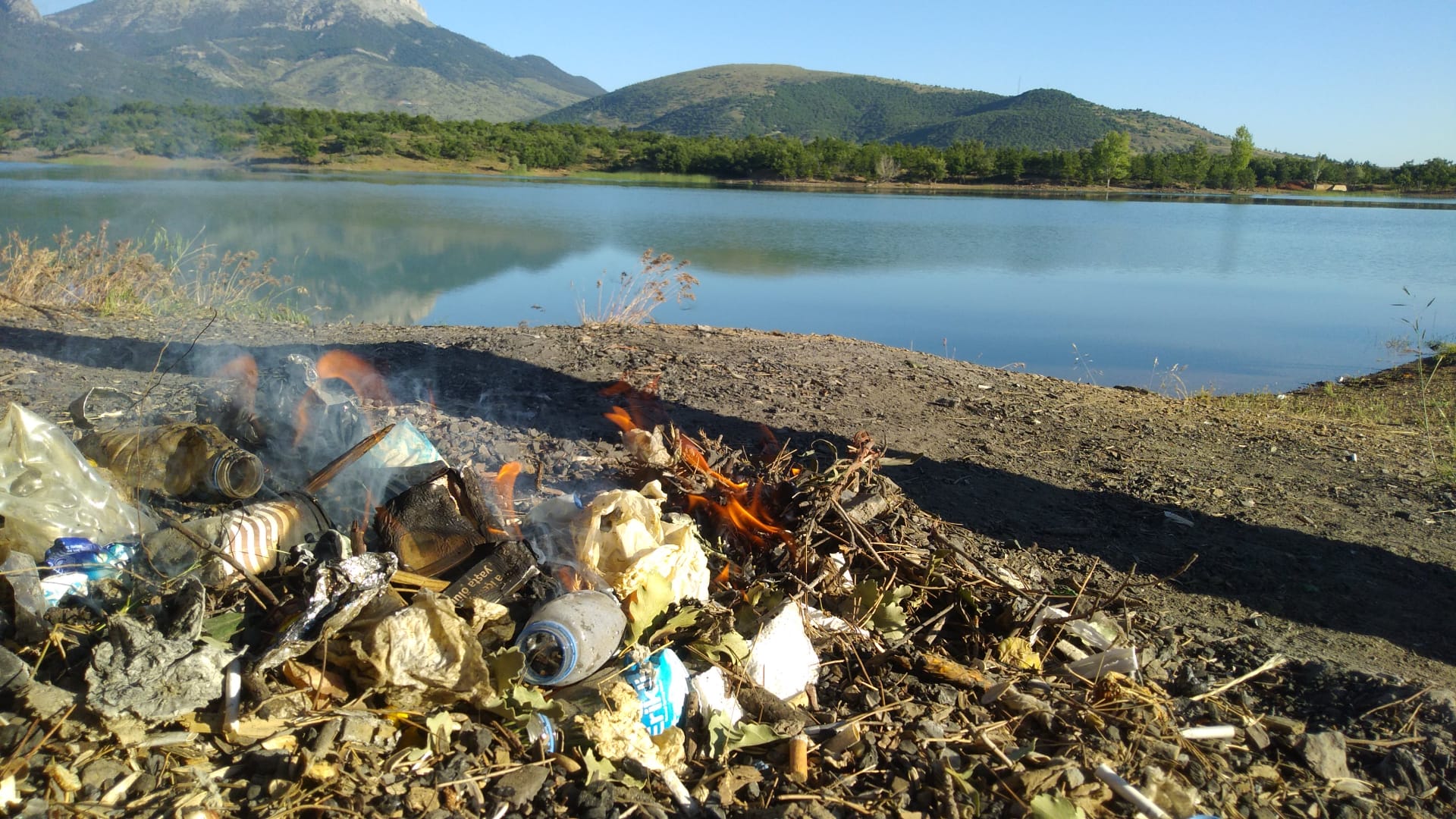 Seydişehirli Doğaseverlerden çevreye duyarlı olalım uyarısı.