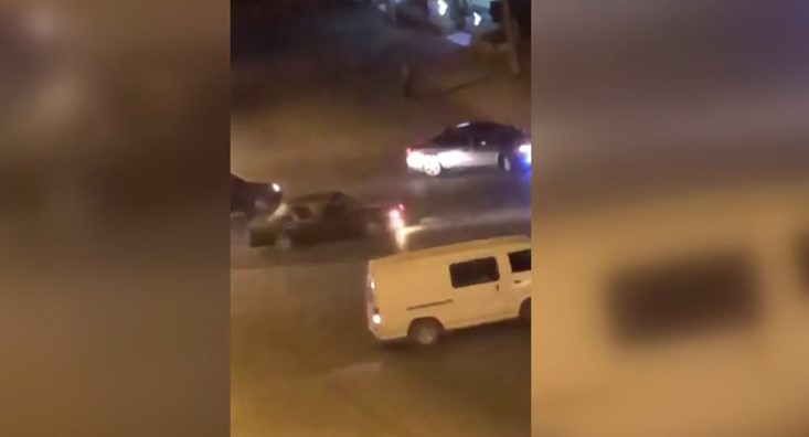 DRİFT YAPAN MAGANDA POLİSİN ELİNDEN KAÇAMADI