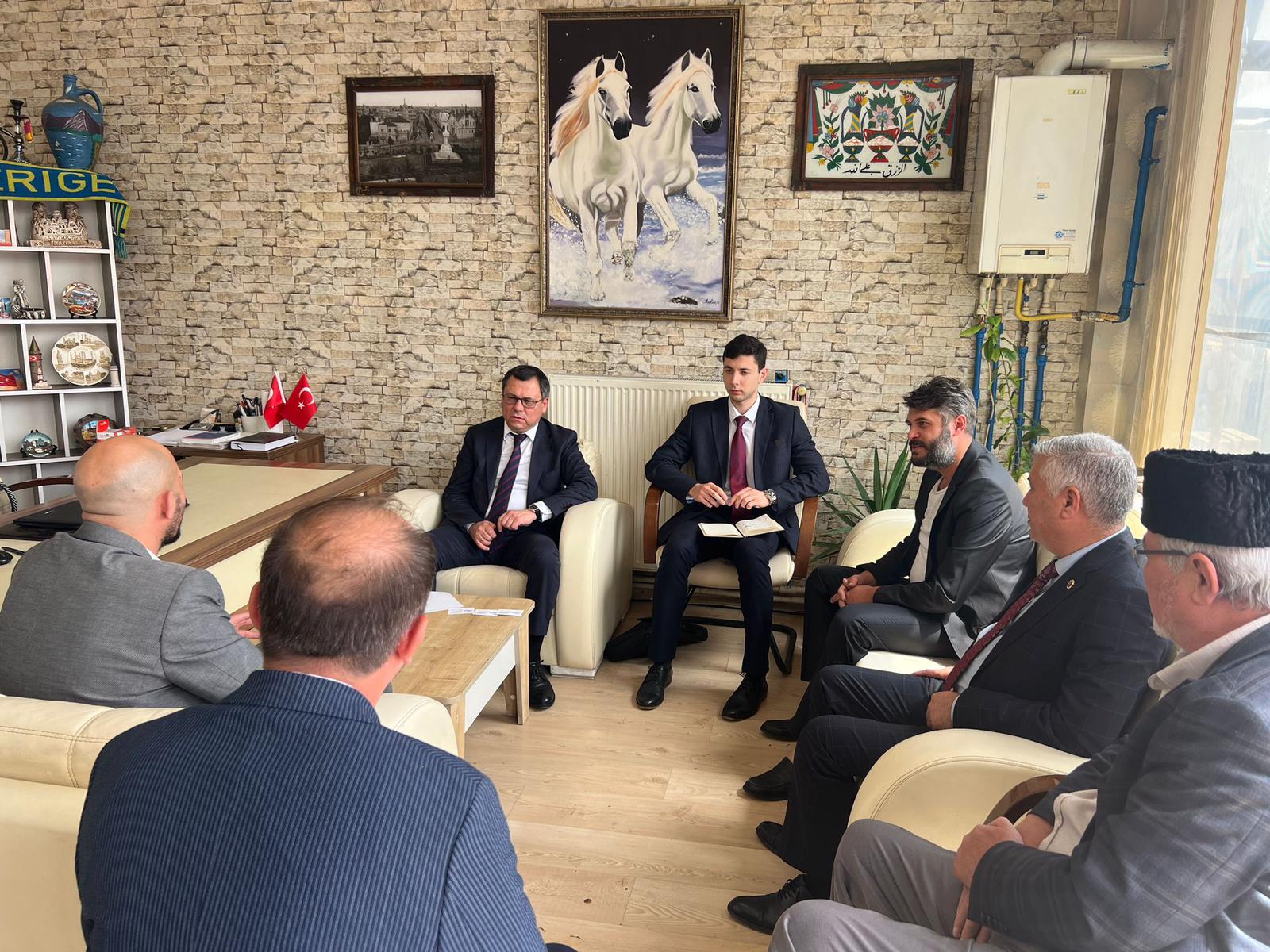 Dünya Kırım Derneği Başkanı Mustafa Sarıkamış Rusya Ticaretinin önemli isimlerini ağırladı.