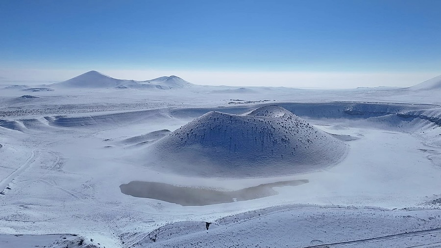 Dünyanın nazar boncuğu Meke Gölü beyaza büründü