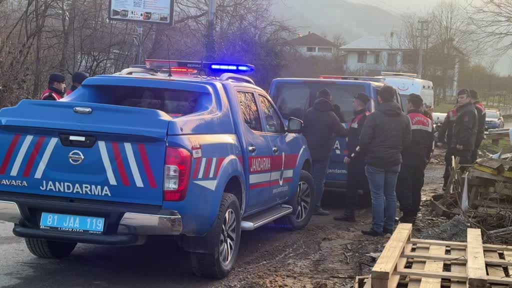 DÜZCE - 14 yaşındaki çocuk tüfekle vuruldu