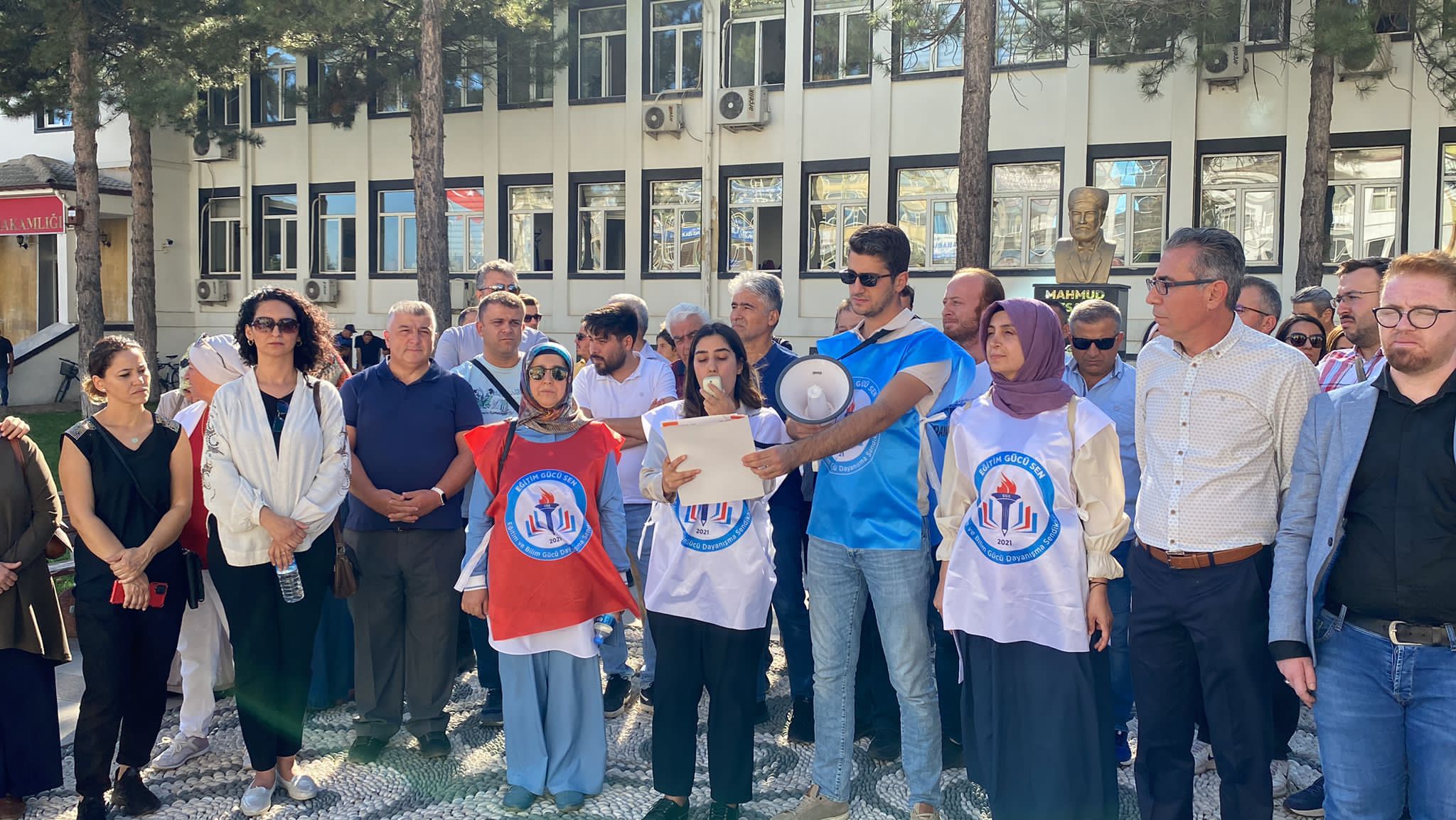 EĞİTİM GÜCÜ SENDİKASINDAN MAHMUT ESAT ORTAOKULU İLE İLĞİLİ BASIN  AÇIKLAMASI