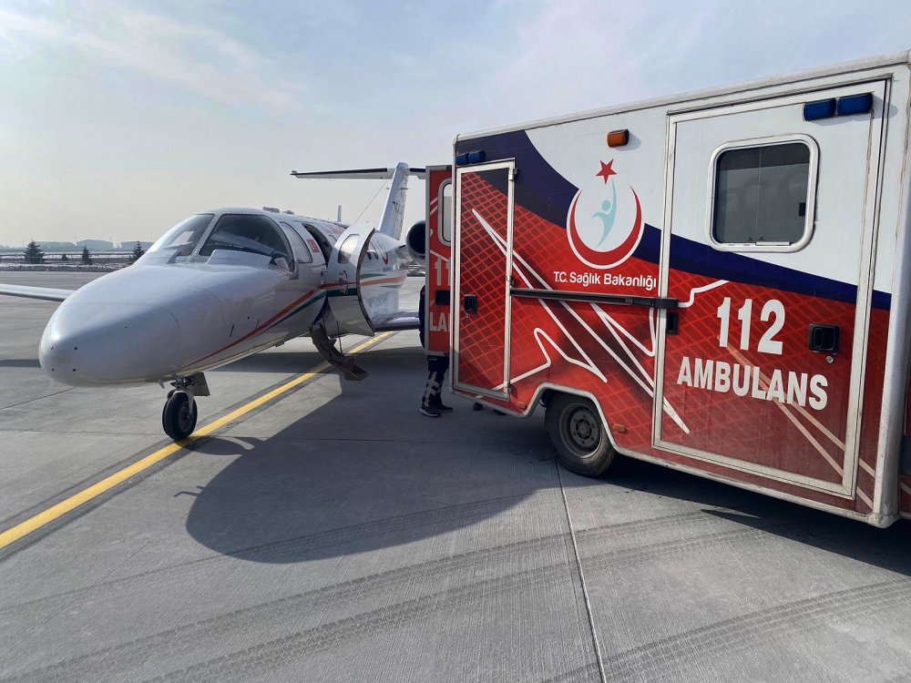 Elazığ'da 6 günlük bebek ameliyat için ambulans uçakla Konya'ya sevk edildi