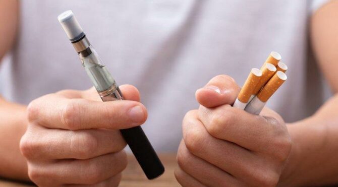 Elektronik sigara, aromalar ve mentol topları akciğer hasarını artırıyor