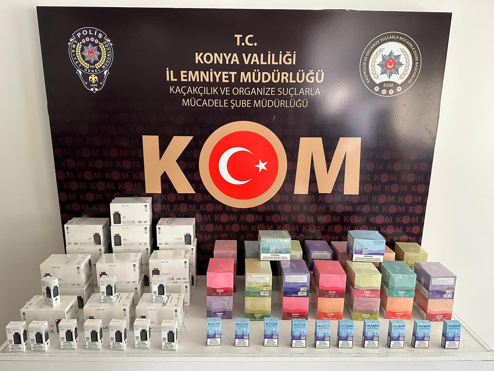 ELEKTRONİK SİGARA KAÇAKÇILARI POLİSİN ELİNDEN KAÇAMADI