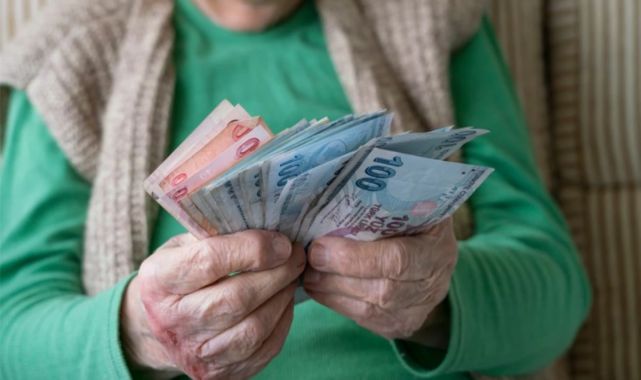 Emekli zammı ve ek MTV düzenlemesine yönelik teklif TBMM'den geçti! 2 eşit taksitte ödenecek