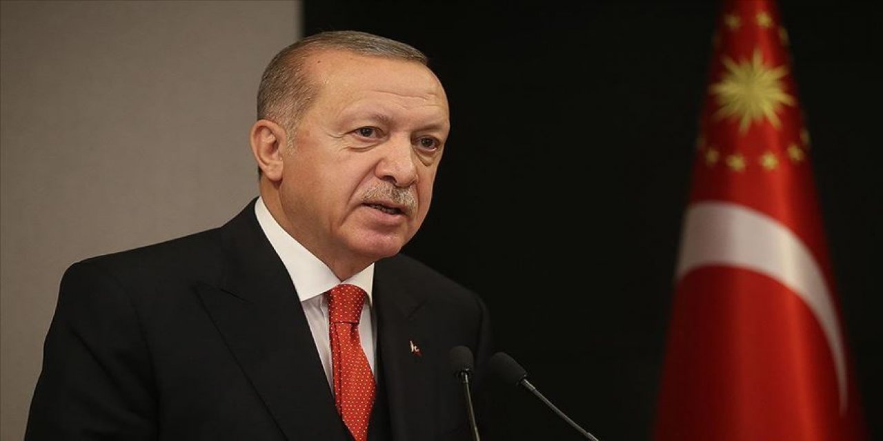 Erdoğan, "Muhtarların maaşlarını asgari ücret seviyesine çekiyoruz." dedi.