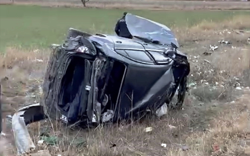 Eskişehir Konya yolunda direğe çarpan otomobildeki 2 kişi öldü