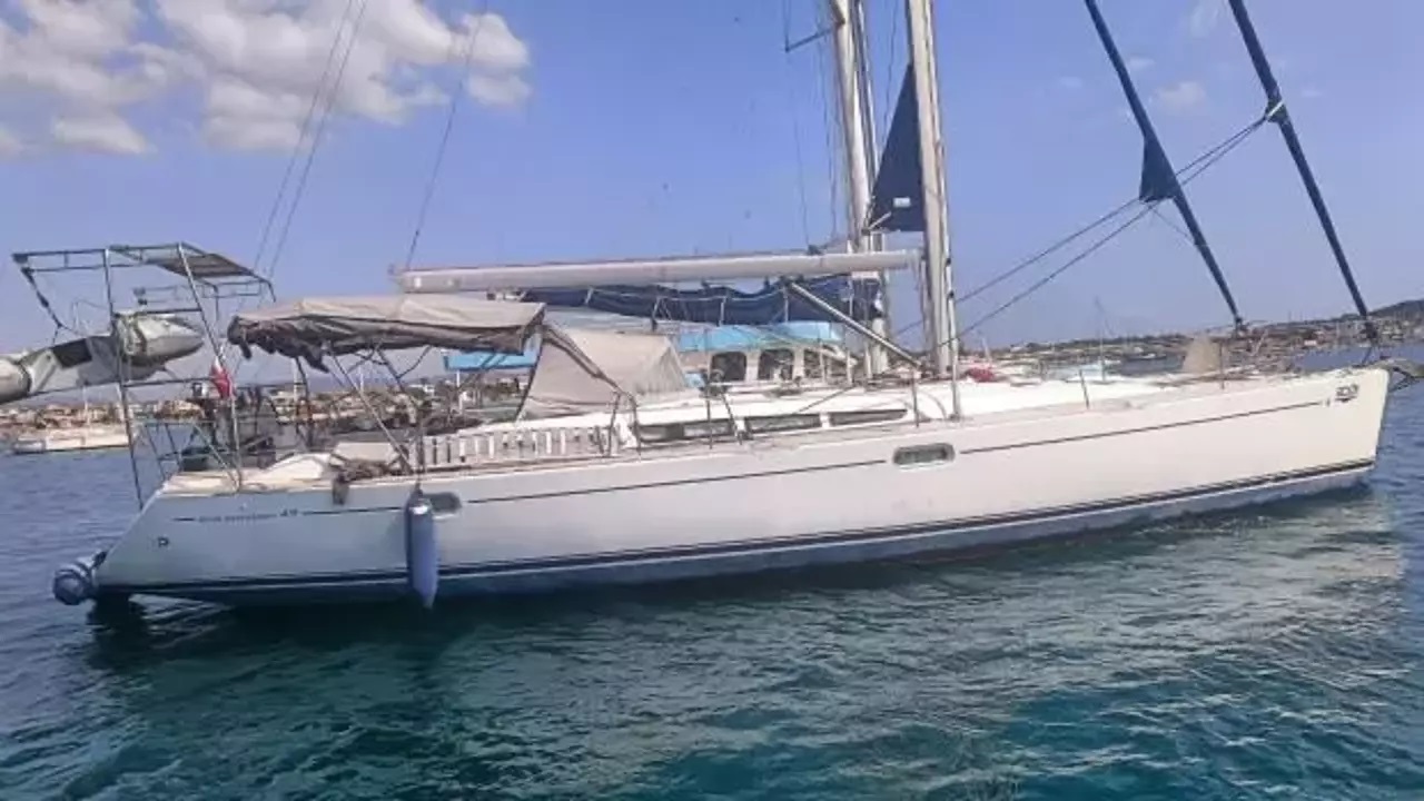 FETÖ'den aranan 6 kişi İzmir açıklarında tekneyle yurt dışına kaçmaya çalışırken yakalandı