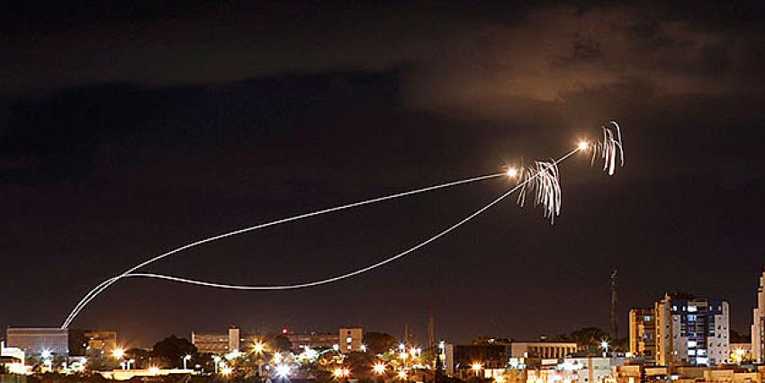 Füzelerle İsrail'i vurdular