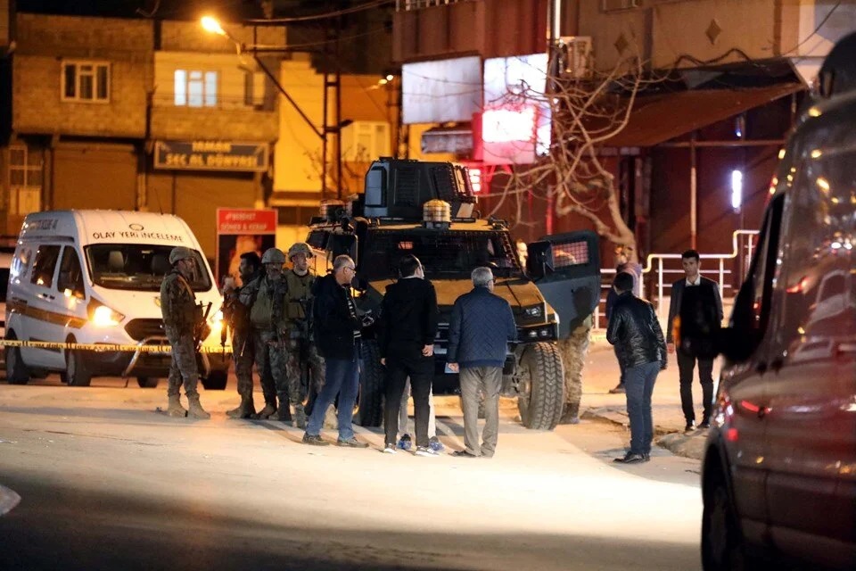 GAZİANTEP :"Çöp atma" kavgasında biri polis iki kişi hayatını kaybetti