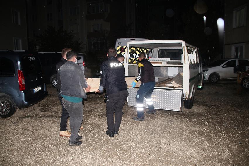 Gelinini öldürüp cesedini parçalara ayırdı