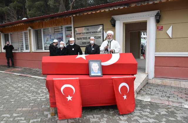 Görevi başında kalp krizi geçiren polis hayatını kaybetti