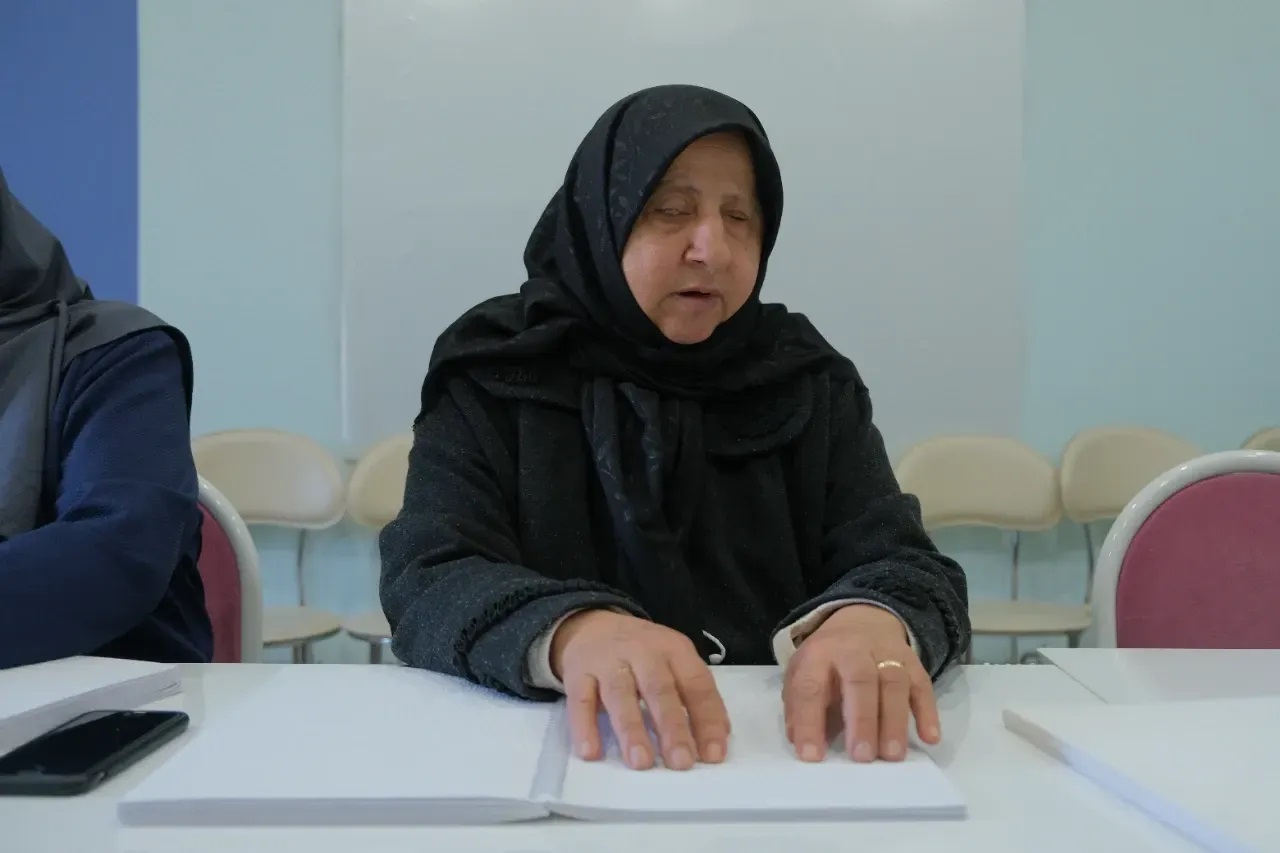 Görmeden Kur'an-ı Kerim'i öğrenme azmiyle örnek oluyor