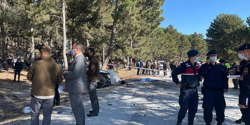  Haberler Türkiye Haberleri Afyonkarahisar'da öğrenci servisi devrildi: 5 ölü Afyonkarahisar'da öğrenci servisi devrildi: 5 ölü