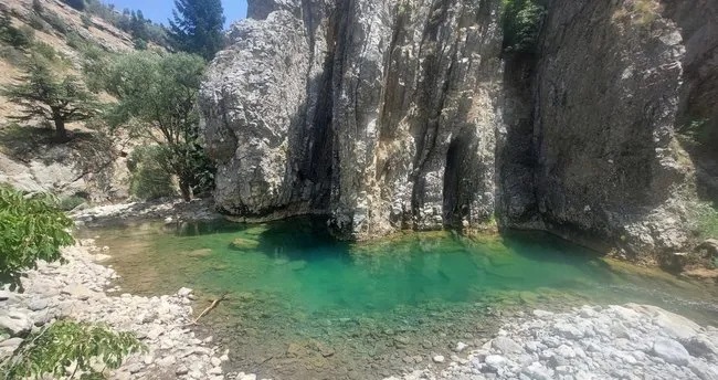 Hadimde Beyreli Çayına  giren  18  yaşındaki  genç  çayda boğuldu