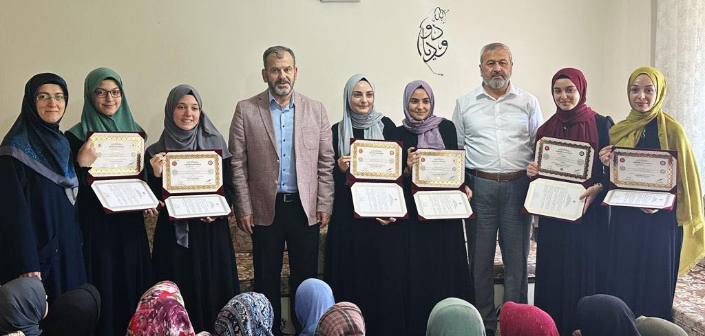 Hafız Öğrencilere İcazet Belgeleri Takdim Edildi