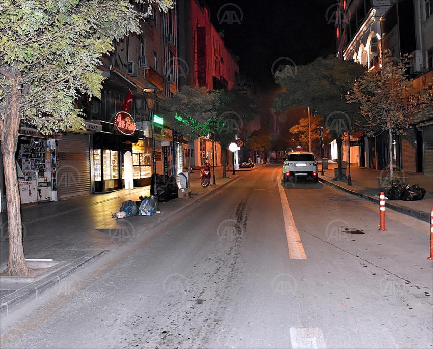 Hafta sonu 56 saat sürecek sokağa çıkma kısıtlaması başladı!