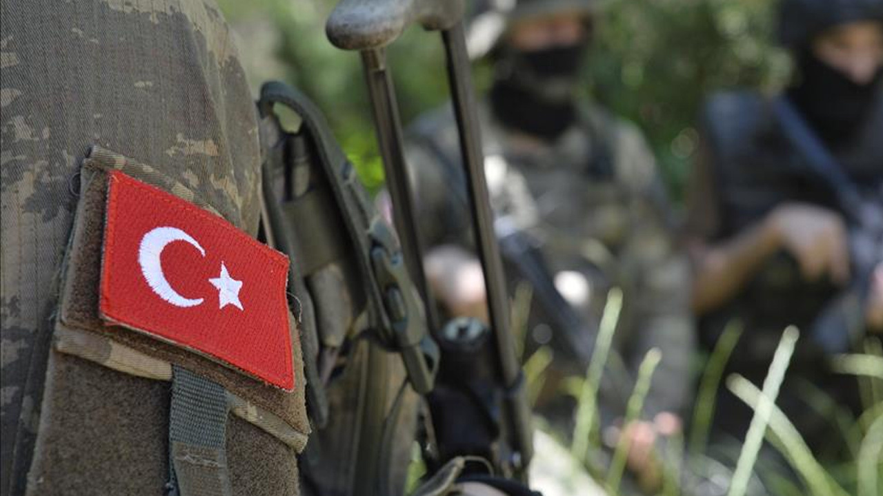 Hakkari'de trafik kazasında ağır yaralanan asker şehit oldu