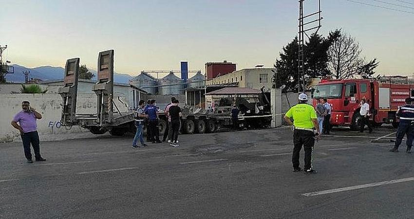 Hatay'da askeri TIR fabrika duvarına çarptı: 2 şehit