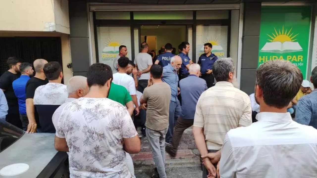 HÜDA-PAR'a saldırı! İl başkanı ağır yaralandı! 1 kişi hayatını kaybetti