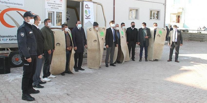 Hüyük'te küçükbaş hayvan yetiştiricilerine kepenek dağıtıldı