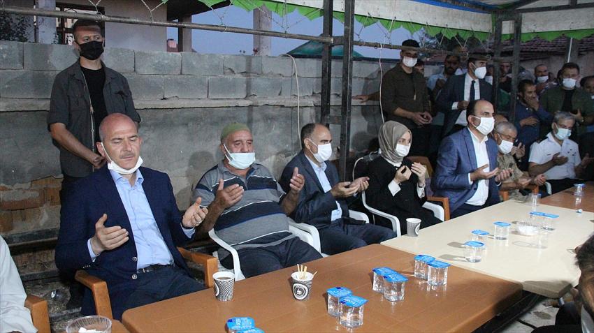 İçişleri Bakanı Soylu, Konya'da silahlı saldırıda öldürülen 7 kişinin yakınlarına taziye ziyaretinde bulundu: