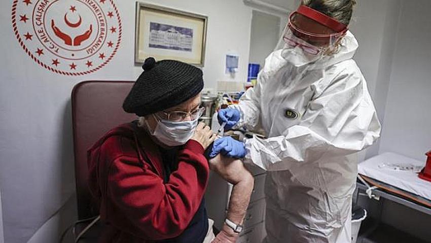  İki doz koronavirüs aşısı yaptıranlar, 3 ay içindeki riskli temaslarında karantinaya girmeyecek
