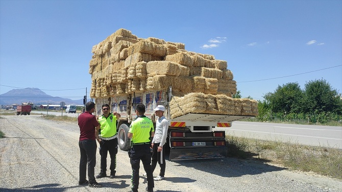 İki trafik kazasında biri ağır 5 kişi yaralandı