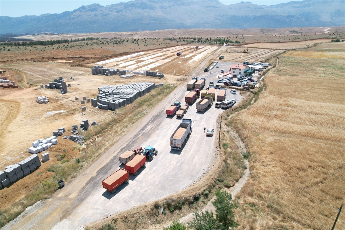 İLÇE ÇİFTÇİSİNE HAYIRLI OLSUN