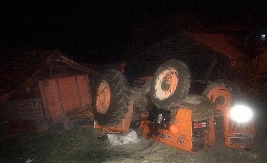 Ilgında traktör devrildi, genç sürücü öldü