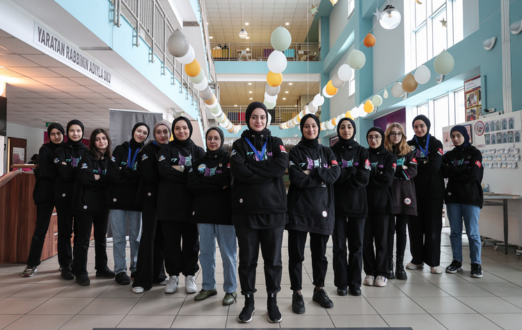 İmam hatipli gençler Amerika'daki robot yarışmasında Türkiye'yi temsil edecek